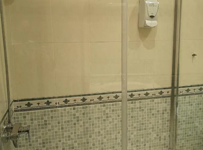 Plaza Πανσιόν *